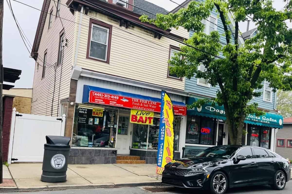 Tienda de pesca The Fish Line en Morrisville: Licencias, equipo y empleo para la comunidad hispana
