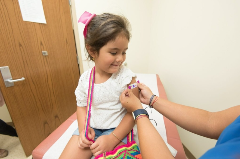 Funcionarios de salud de NJ instan a los padres a ignorar la orden de Trump sobre vacunas infantiles